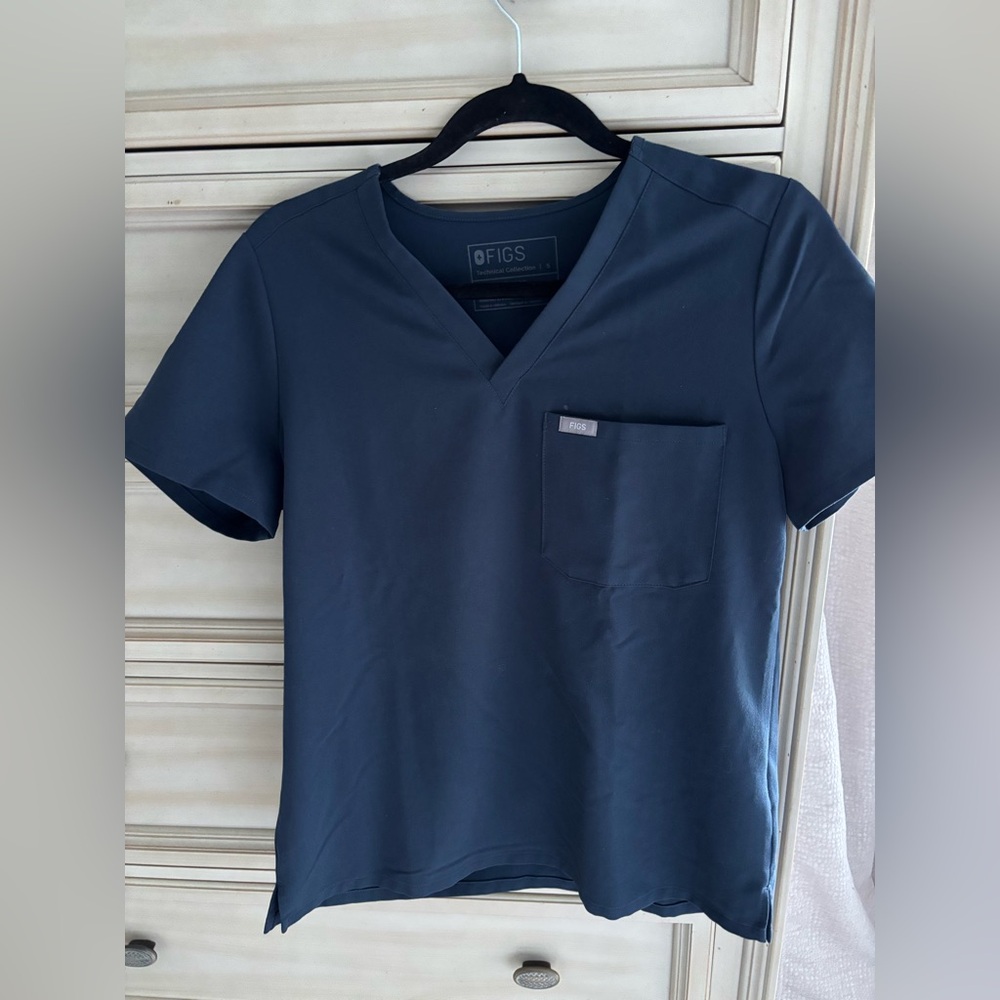FIGS Women’s BlueGrey V-Neck Stub Top - Small